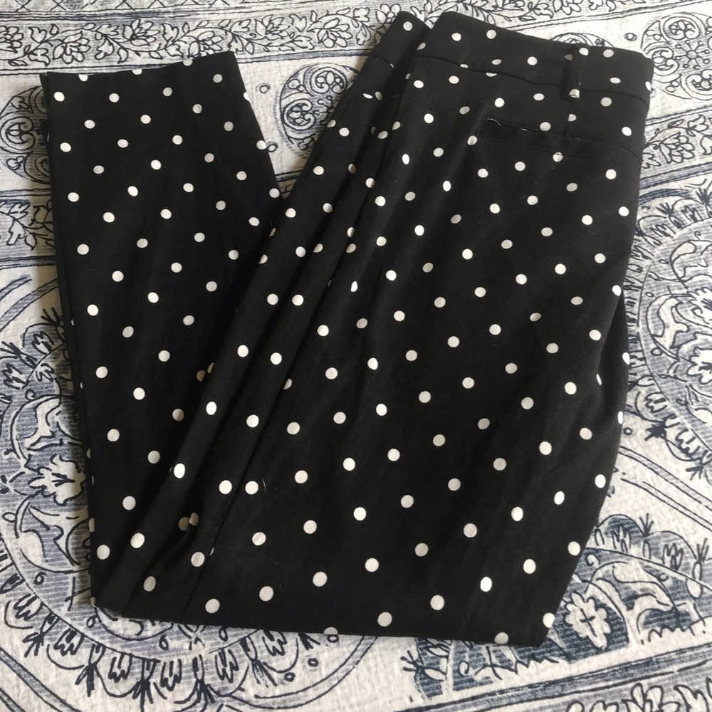 Adorable polka dot capris